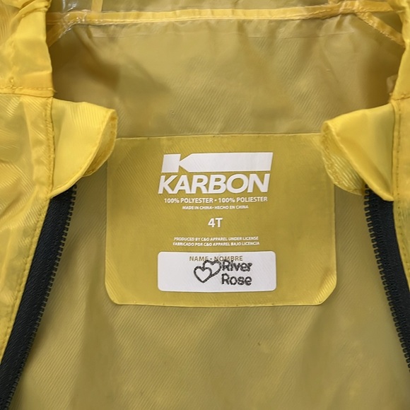 Boys or girls yellow rain suit size 4T - Picture 2 of 4